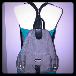 Baggallini mini backpack